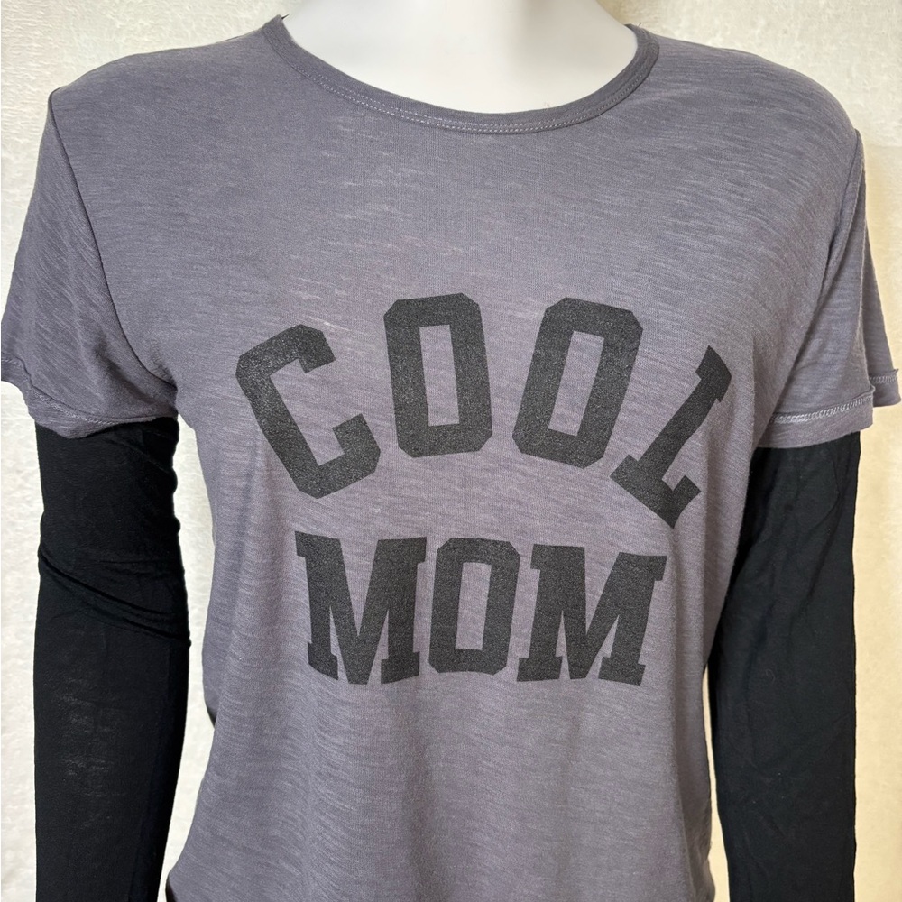 COOL MOM charcoal tissue tee with black graphic